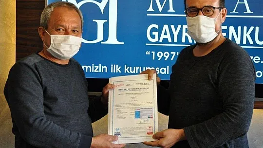 Meslek duayenleri ve gençler belgelerini aldılar