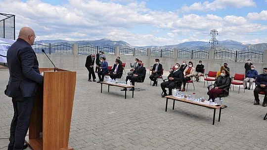 Meslek liselilere elektrikli araç hibe edildi