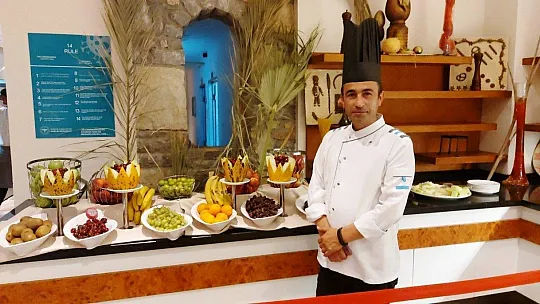 Meyve tabağını gören turistler gözlerine inanamıyor