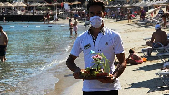 Meyve tabağını gören turistler gözlerine inanamıyor
