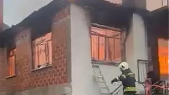 Yangında ağır yaralanan kız hayatını kaybetti