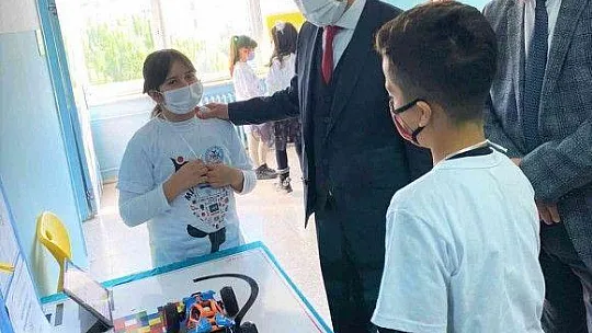 Milas'ta 'TÜBİTAK 4006 Bilim Fuarı' açıldı
