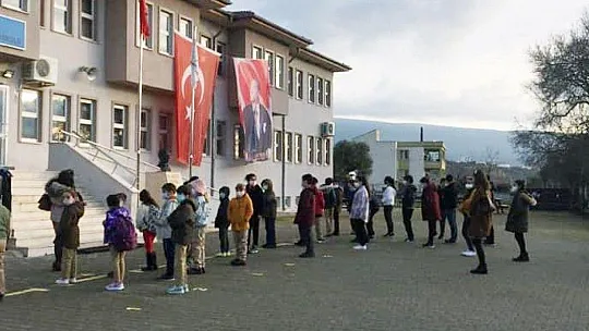 Milas'ta 124 okulun 102'sinde yüz yüze eğitime ara verildi