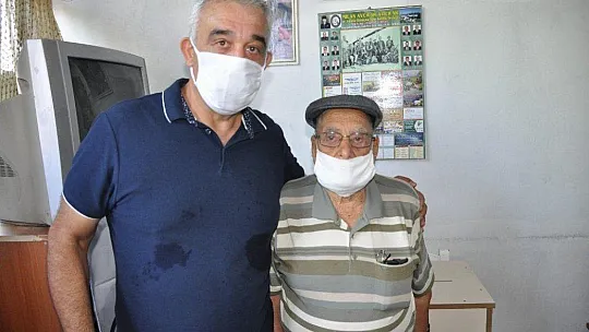 Milas'ta 90 yaşındaki avcıya teşekkür plaketi verildi