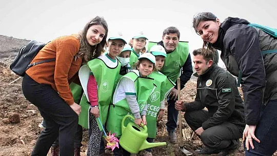 Milas'ta binlerce fidan toprakla buluştu