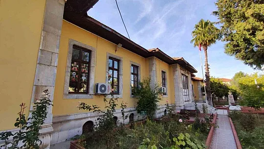 Milas'ta bir asırlık geçmişe sahip okulda restorasyon çalışması başlıyor