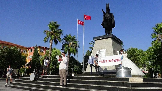 Milas'ta düğüncülerin ilginç eylemi