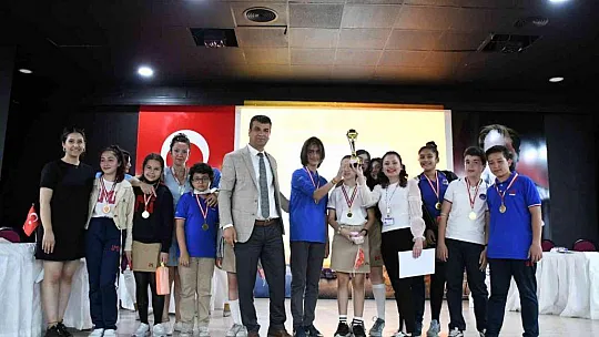 Milas'ta Matematik Ligi'nde şampiyon Merkez Ortaokulu oldu
