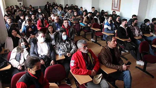 Milas'ta öğrenciler deprem konusunda bilgilendirildi