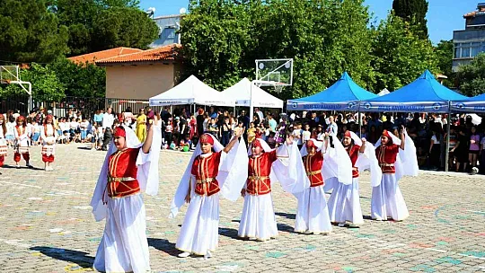 Milas'ta öğrenciler şenlikte eğlendi