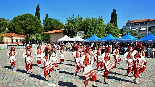 Milas'ta öğrenciler şenlikte eğlendi