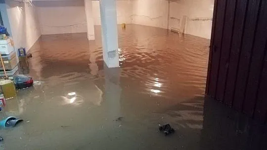 Milas'ta şiddetli yağış, su baskınlarına neden oldu