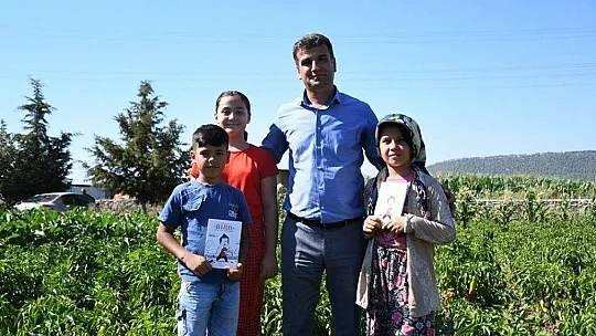 Milas'ta tatil kitapları teslim edilmeye başlandı
