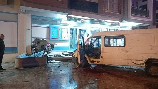 Milas'ta trafik kazası: 1 ölü, 4 yaralı