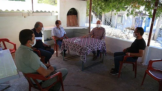 Milas'ta zeytin üreticileri halkalı leke hastalığına karşı bilgilendirildi