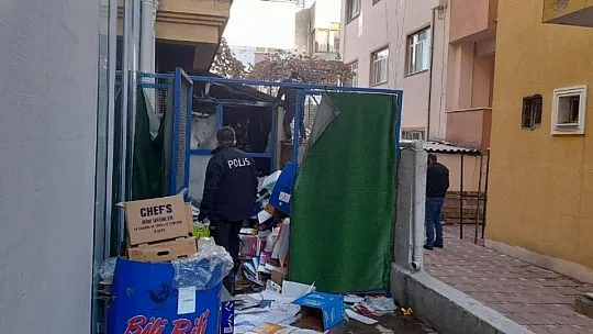 Milas'taki yangında markette büyük zarar oluştu