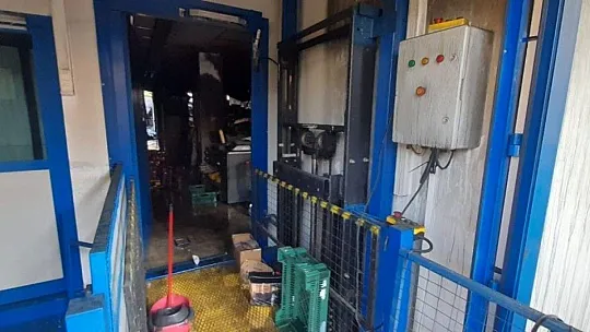 Milas'taki yangında markette büyük zarar oluştu