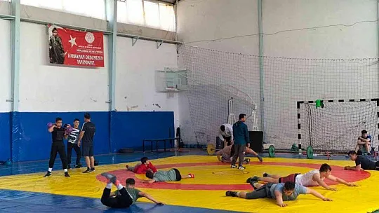 Milli güreşçilerin Köyceğiz kampı sürüyor