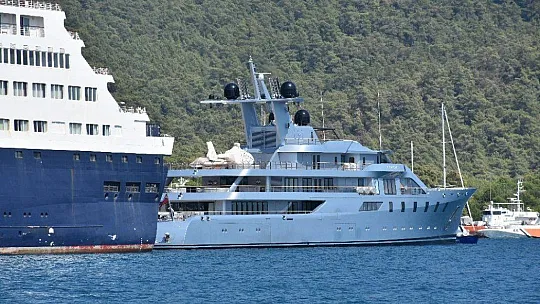Milyon dolarlık megalüks yat Marmaris Limanı'na demir attı