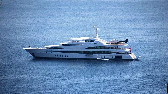 Milyon dolarlık yatlar ardı ardına Bodrum'a demir attı