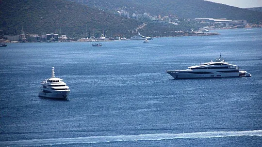 Milyon dolarlık yatlar ardı ardına Bodrum'a demir attı