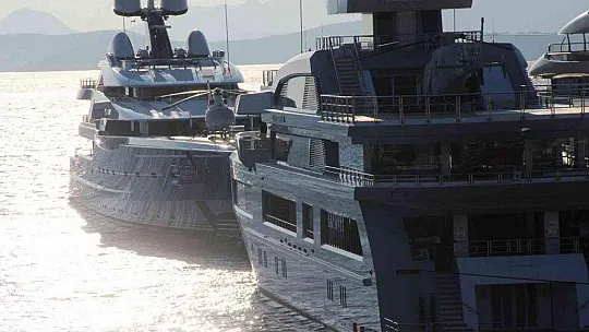 Milyon dolarlık yatlar ardı ardına yanaştı, bakan bir daha baktı