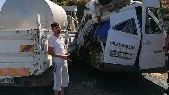Minibüs ile kamyon çarpıştı: 5 yaralı