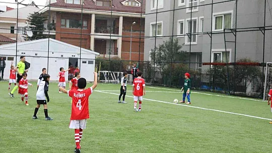 Minik futbolcular Marmaris'te
