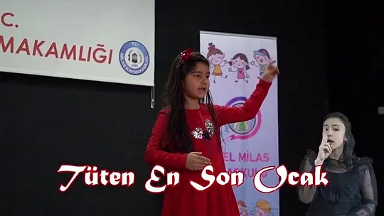 Minik öğrencilerden İstiklal Marşı'nı işaret dili ile okudu