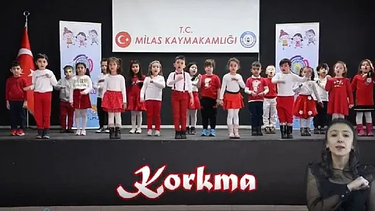Minik öğrencilerden İstiklal Marşı'nı işaret dili ile okudu