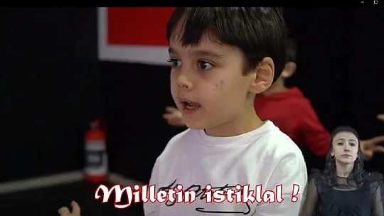 Minik öğrencilerden İstiklal Marşı'nı işaret dili ile okudu