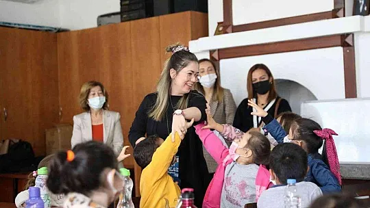 Minik okurlar için imza günü