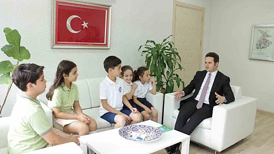 Minik yazarlar, Milli Eğitim Müdürü Çay ile buluştu