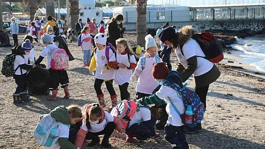 Minikler sahilleri pırıl pırıl yaptı