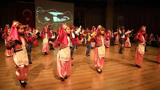 Miniklerin gösterisi büyük beğeni topladı