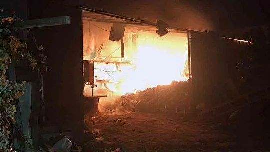 MOBİLYA İŞYERİNDE YANGIN