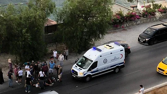 Motosiklet yayaya çarptı: 2 yaralı