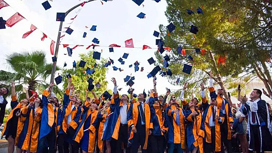 MSKÜ'de mezuniyet törenleri devam ediyor