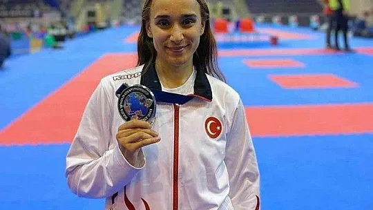 MSKÜ öğrencisi Büşra Demirayak dünya ikincisi
