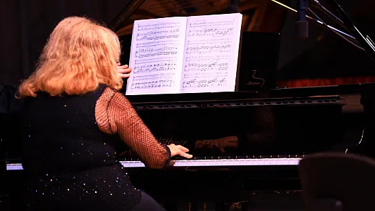 Büyükşehirden İdil Biret Konseri