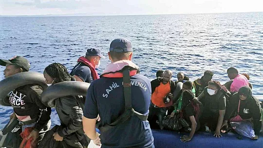 MUĞLA'DA 104 DÜZENSİZ GÖÇMEN KURTARILDI