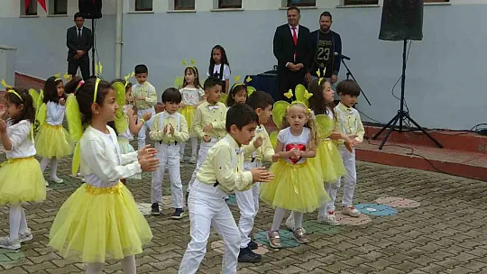 Öğrenciler karne sevinci yaşadı