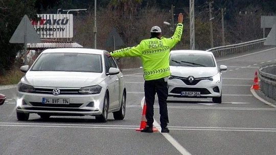 Muğla'da 2020'nin son gününde de trafik denetimleri sürdü