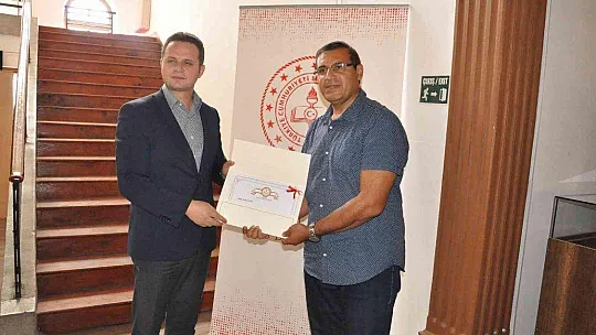 Muğla'da 2022 YKS'de başarılı olan öğrenciler ödüllendirildi