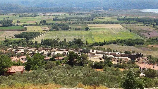 Muğla'da 60 metre uzunluğunda tonozlu tünel bulundu