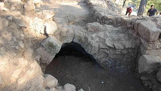 Muğla'da 60 metre uzunluğunda tonozlu tünel bulundu