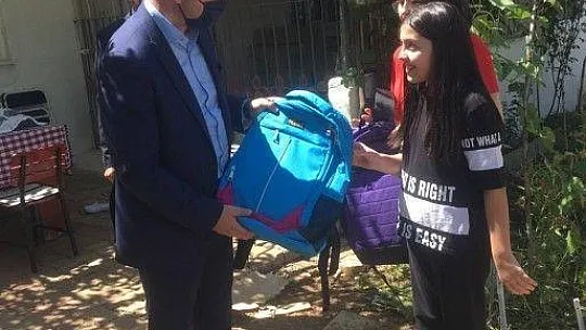 Muğla'da afetzede öğrencilere kırtasiye yardımı yapıldı