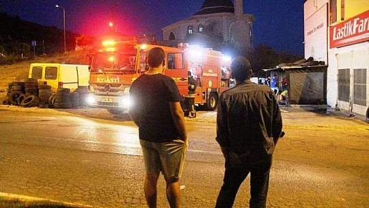 Muğla'da bir iş yeri saniyeler içinde küle döndü