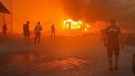 Muğla'da bir iş yeri saniyeler içinde küle döndü