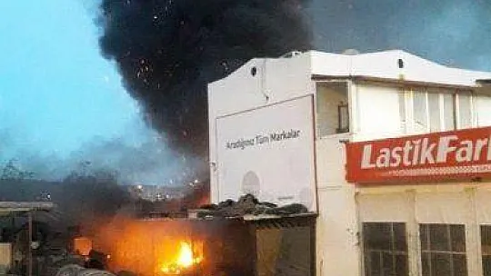 Muğla'da bir iş yeri saniyeler içinde küle döndü